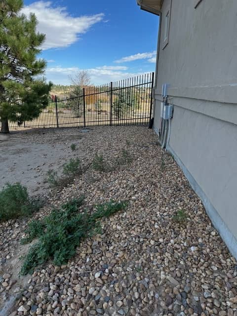 no dog poop yard in castle rock colorado